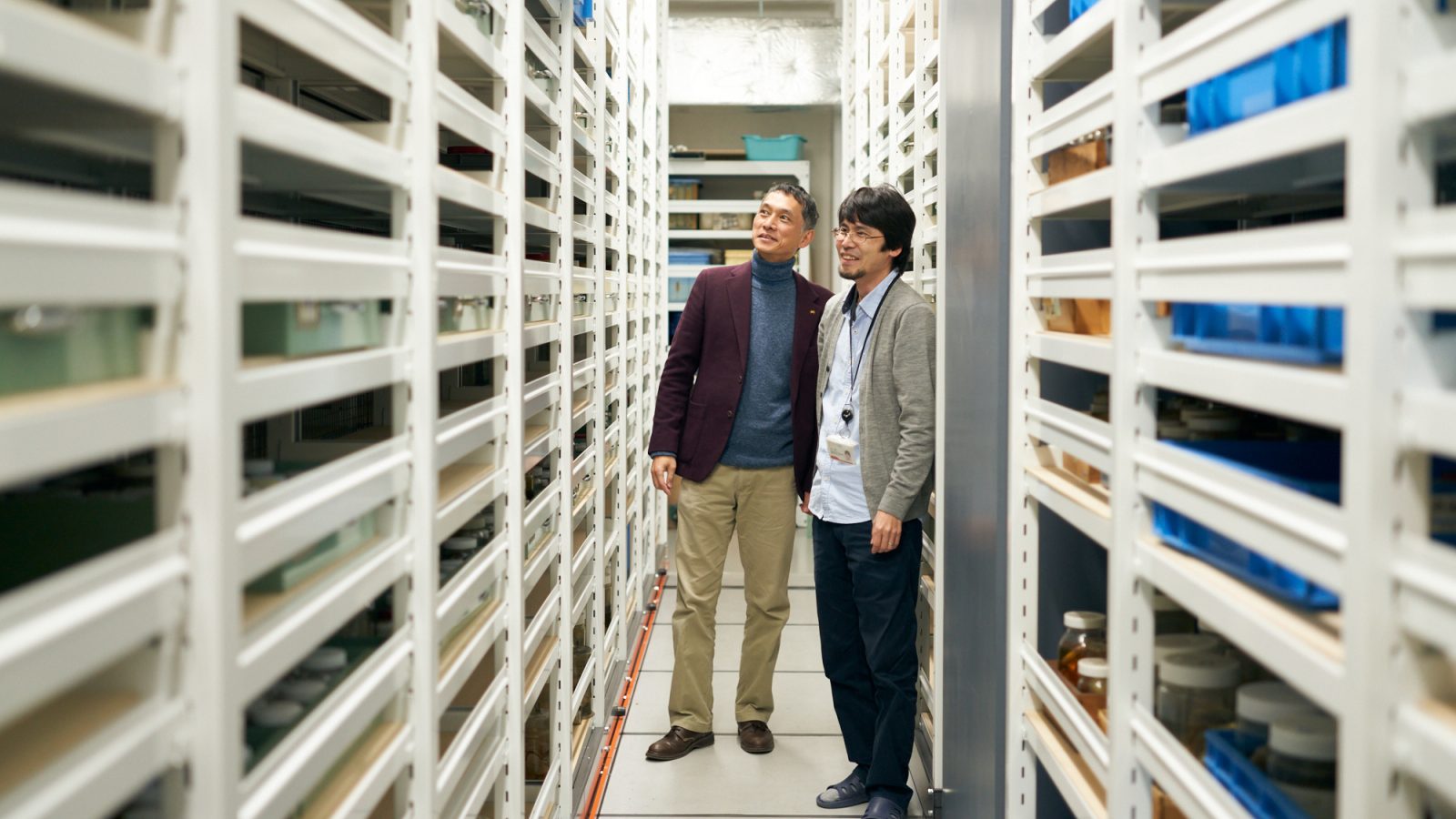 Behind the Scenes at the National Museum of Nature and Science: Essayist Tamaki Miyata in Conversation with Crab Taxonomist Hironori Komatsu (Part 2/2)